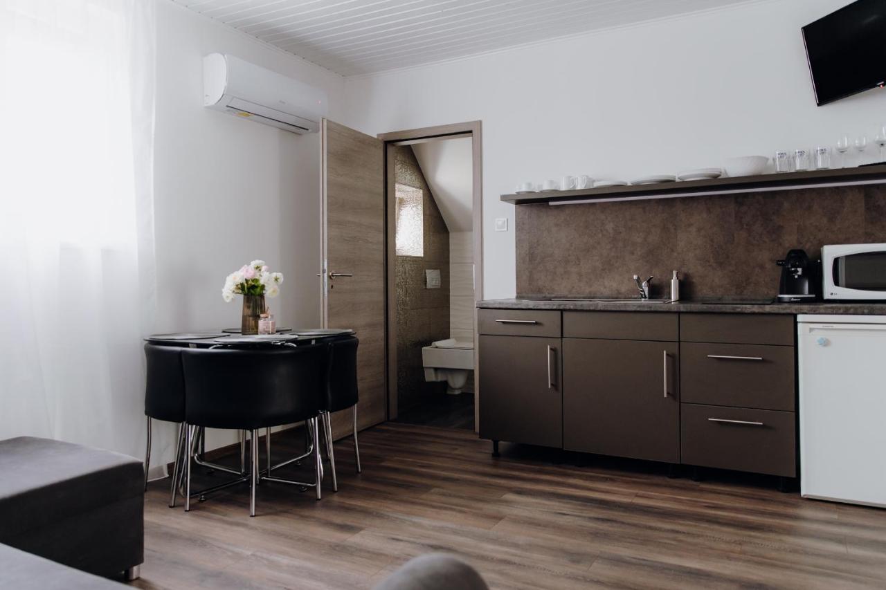 Nyirfa Apartman Vonyarcvashegy Exteriér fotografie